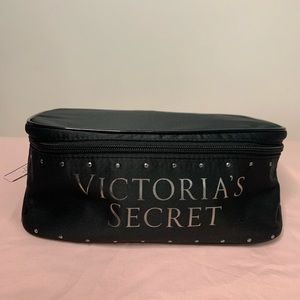 NWT Victoria’s Secret Travel Bag Black/Silver